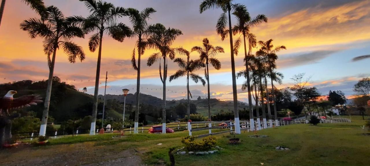 Finca Recreacional Marcelandia Santa Rosa de Cabal Zewnętrze zdjęcie